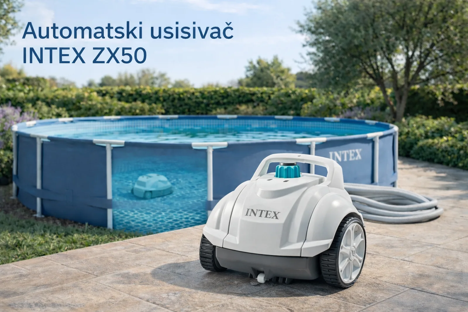 INTEX ZX50 automatski usisivač za bazen pored montažnog bazena u uređenom dvorištu